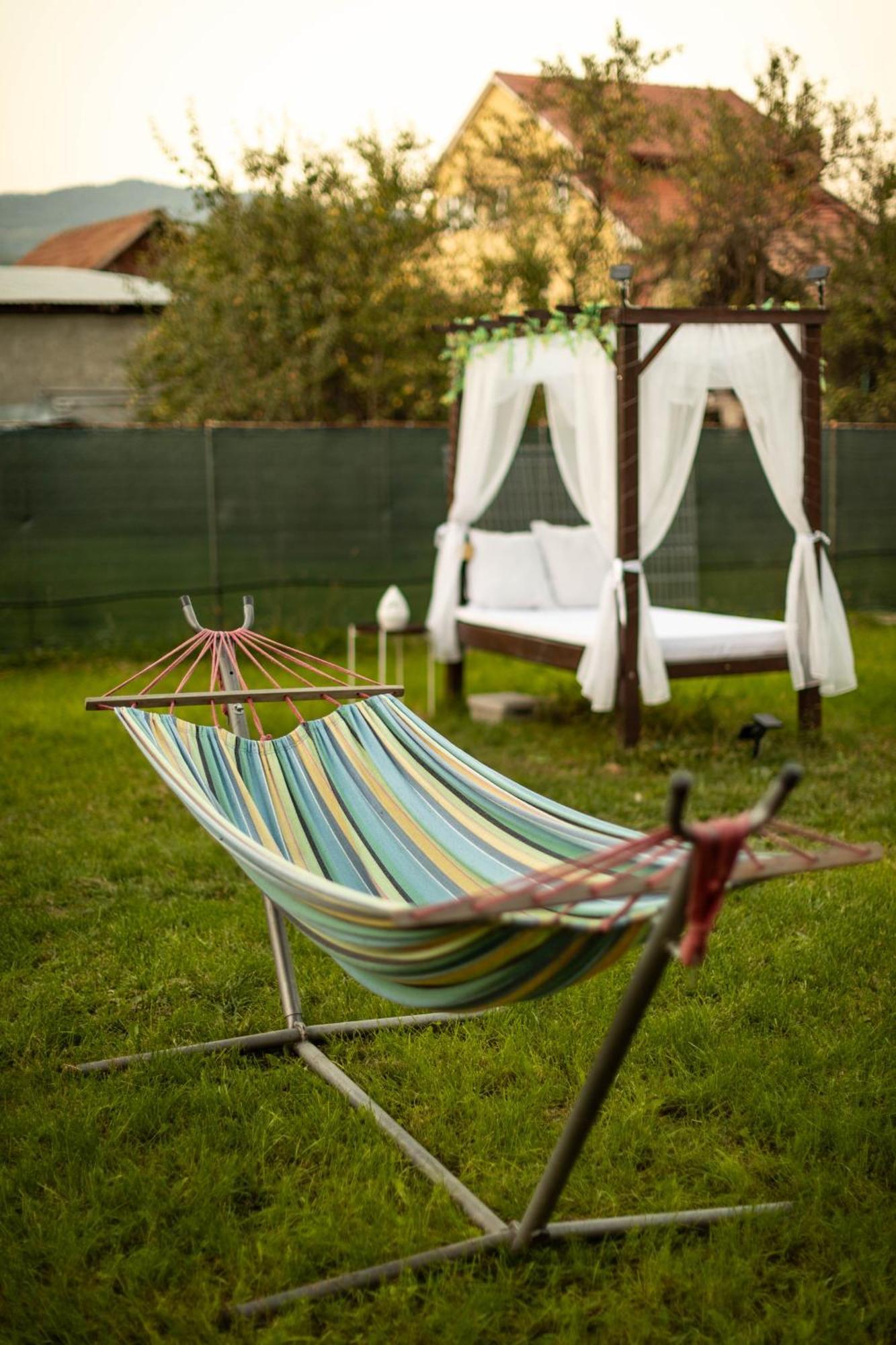 Happy Home Calimanesti Exterior photo